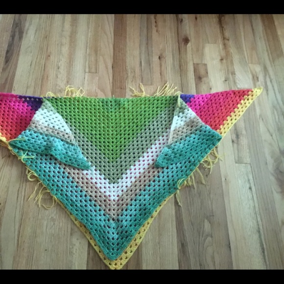 Handmade crocheted top - Picture 6 of 6